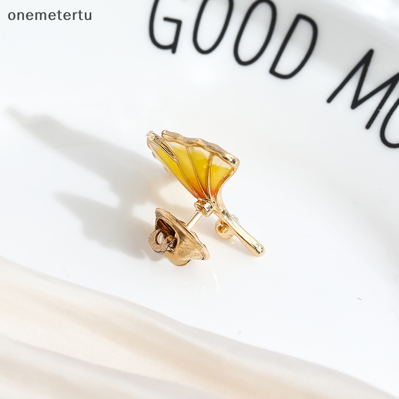 Ghim Cài Áo Hình Lá Phong Đính Đá Pha Lê Thời Trang