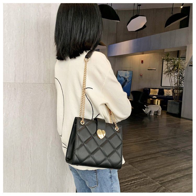 Túi Xách Đeo Vai Cỡ Lớn Phối Dây Xích Thời Trang Nữ Sang Trọng