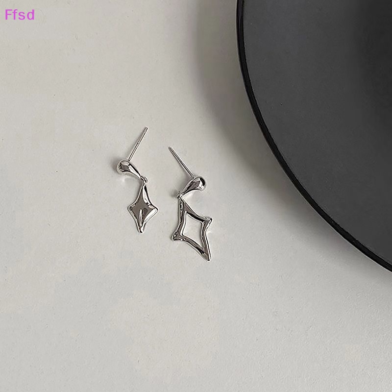 {Ffsd} Khuyên Tai Bạc Hình Ngôi Sao Rỗng Không Đối Xứng Đơn Giản Cá Tính Thời Trang Cho Nữ * Bán Chạy