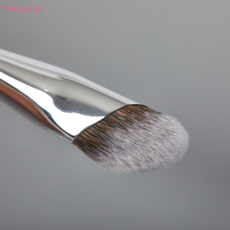 1 Cọ Trang Điểm Yiwuyuan Dùng Tán Kem Che Khuyết Điểm Vùng Mắt / Kem Nền Dạng Lỏng