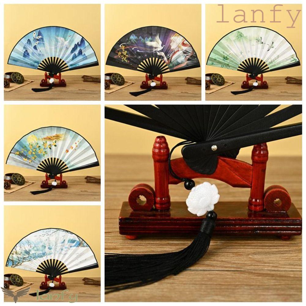 Quạt Lụa Cầm Tay Gấp Gọn Phối Tua Rua Phong Cách Trung Hoa Cổ Điển Dùng Làm Đạo Cụ Chụp Ảnh