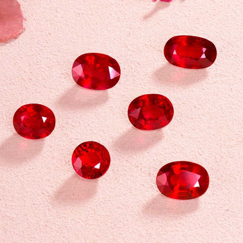 Đá Ruby Lanka Ruby Cut VVS Tự Nhiên 4.5 Carats Dùng Làm Đồ Trang Sức