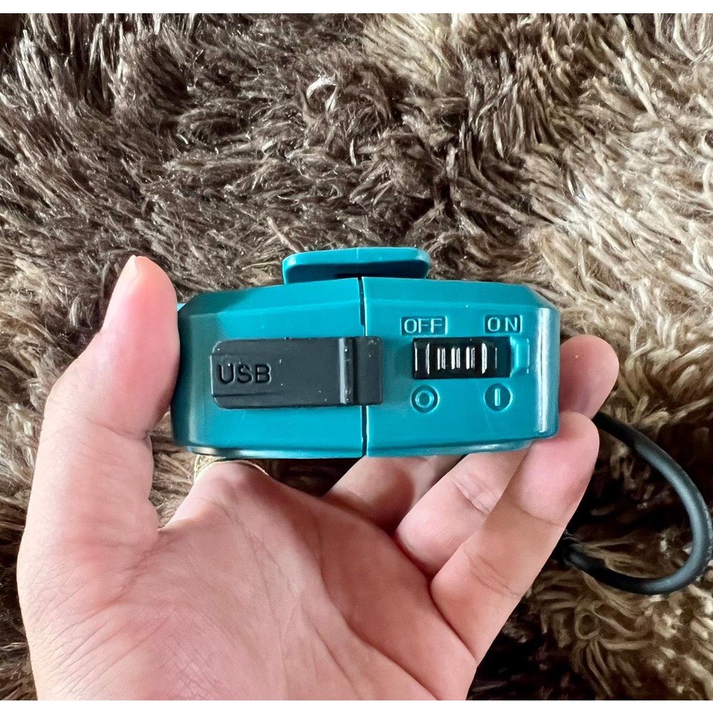 Bộ chuyển đổi sử dụng cho áo và quạt 18V Makita 198732-2. Kiêm sạc dự phòng.