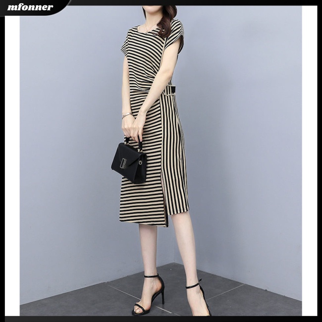 Đầm Midi Ngắn Tay Cổ Tròn Họa Tiết Kẻ Sọc Thiết Kế Xẻ Tà Phong Cách Retro