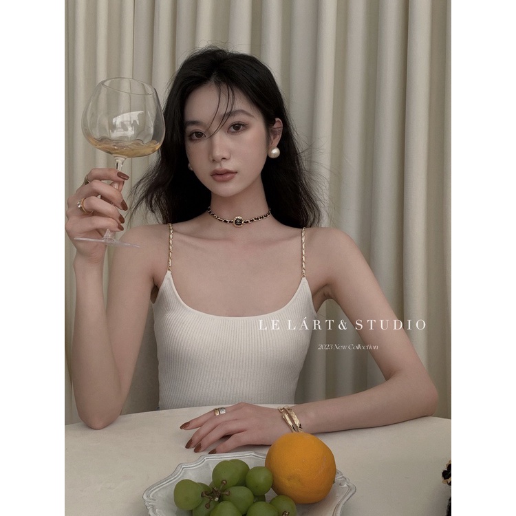 Áo Hai Dây Ngắn Dáng Ôm Màu Đen Phong Cách Pháp Thời Trang Mùa Hè 2023 Cho Nữ