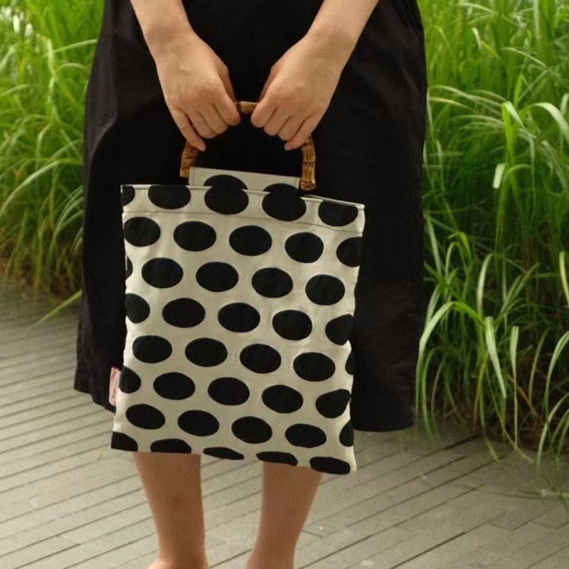 Túi Xách Tay Bằng Tre Họa Tiết Chấm Bi Màu Đen Phong Cách pop Cổ Điển Thời Trang Cho Nữ