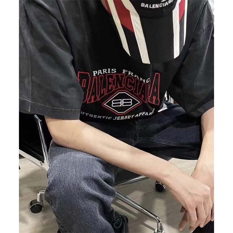 Áo Thun Tay Ngắn Dáng Rộng Thêu Khẩu Hiệu Màu Đỏ Thời Trang Chất Lượng Cao