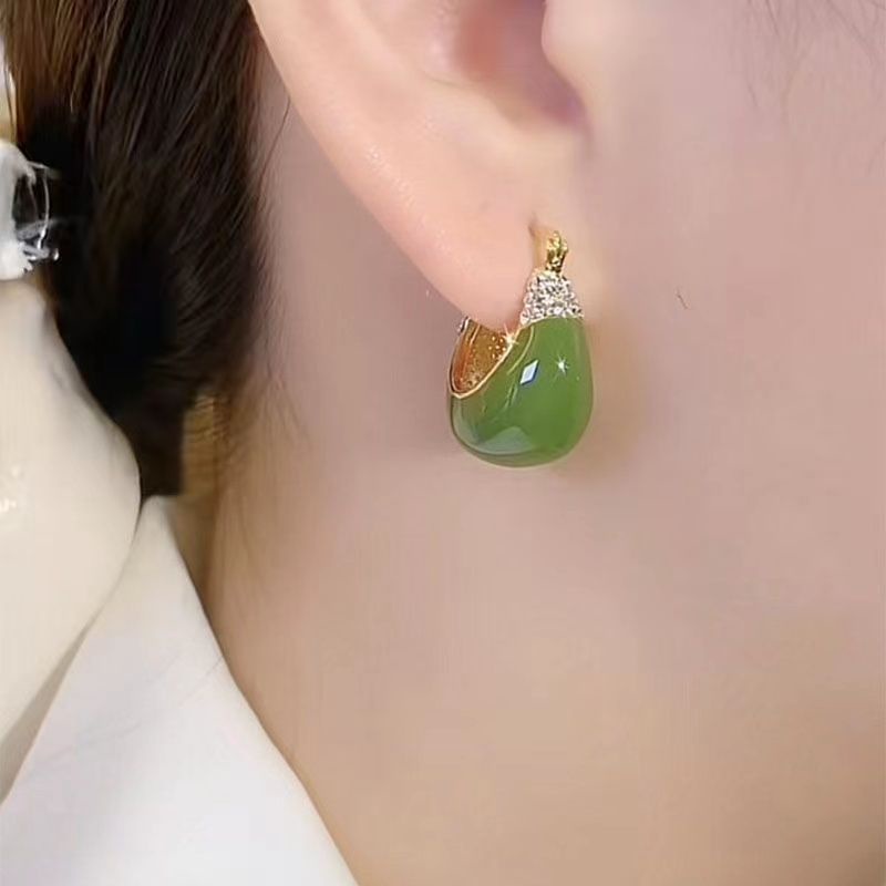 Khuyên Tai Kim Cương Hình Chữ C Màu Xanh Lá Sơn Dầu Phong Cách Cổ Điển Mới Cho Nữ