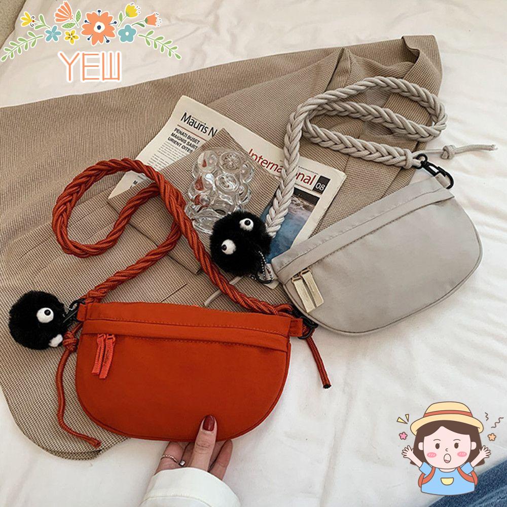 Túi Đeo Vai Bằng Vải Bạt Có Mặt Dây Chuyền