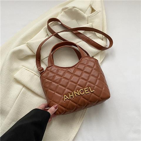 Túi Xách Bucket Đính Đá Phối Dây Xích Thời Trang Cao Cấp Dành Cho Nữ