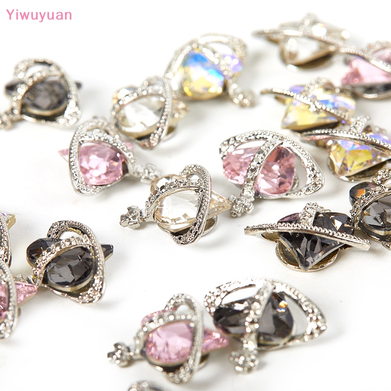 Bộ 5 Phụ Kiện Trang Trí Móng Tay Hình Trái Tim Đính Đá Xinh Xắn