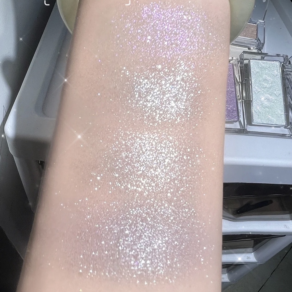 Phấn highlight Hold Live Flower Tea Diamond