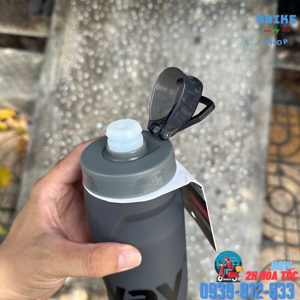 Bình nước thể thao chạy bộ đạp xe leo núi cao cấp có nắp đậy BETWAY 620ml 750ml - Màu xám