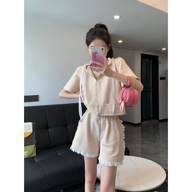 Set Đồ Thời Trang Mùa Hè 2023 Gồm Quần Short + Áo Thun Dáng Ôm Trẻ Trung Năng Động Cho Nữ