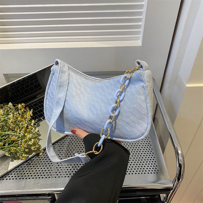 Ví Nhỏ Xinh Phối Quai Xích Thời Trang Cho Nữ 2023