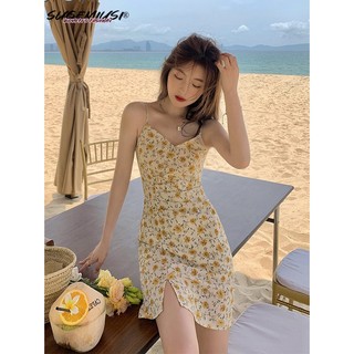 Sugemiusi Đầm Ngắn Hai Dây Cổ Chữ V Xẻ Tà Nhỏ Màu Vàng Họa Tiết Hoa Màu Cam Nhẹ Nhàng Ngọt Ngào Mùa Hè Cho Nữ
