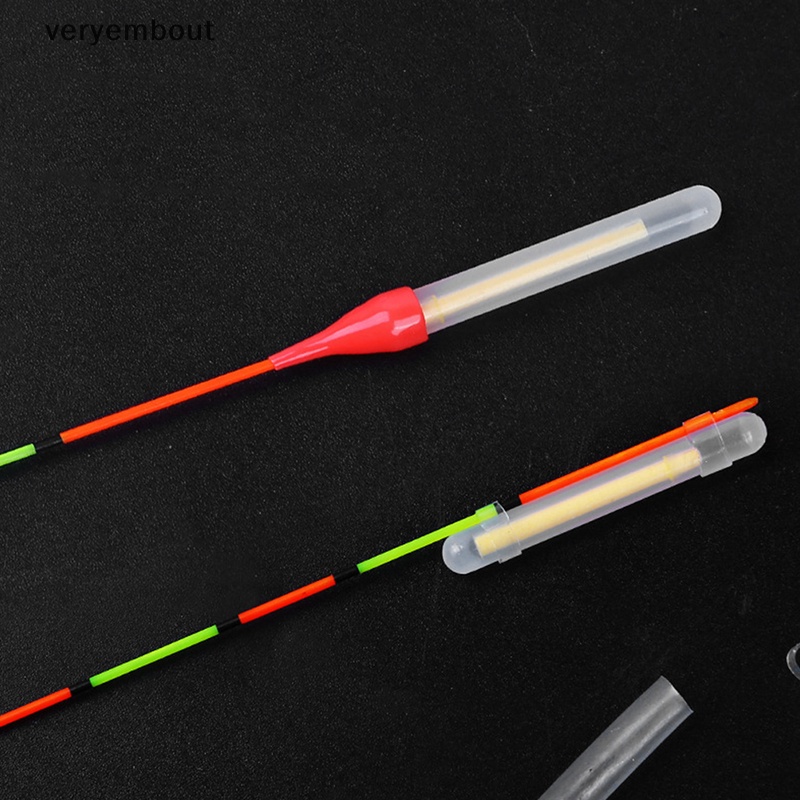 Hộp 10 Phao Câu Cá Phát Sáng Trong Đêm Tiện Dụng