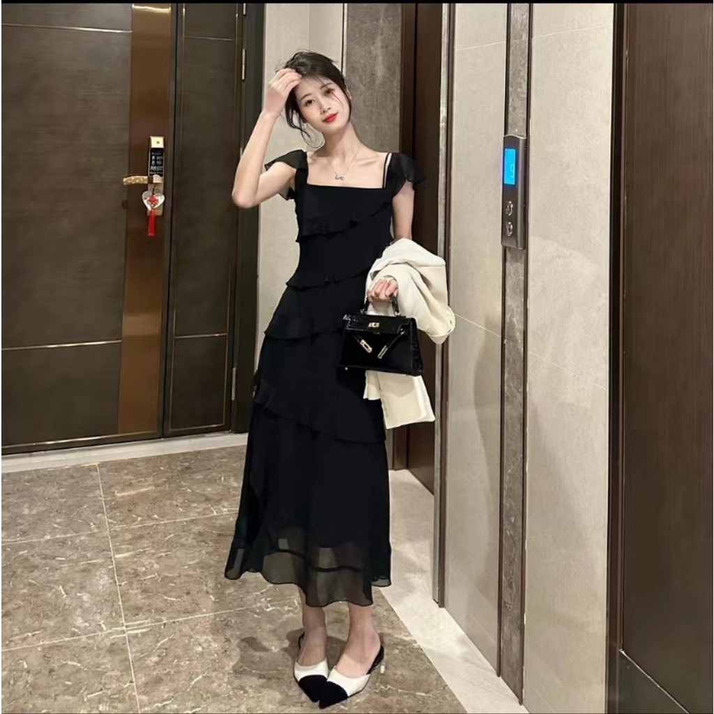 Váy đen hai dây trễ vai phối viền bèo xẻ tà voan tơ Rino size SMLXL YAM MiNi Store