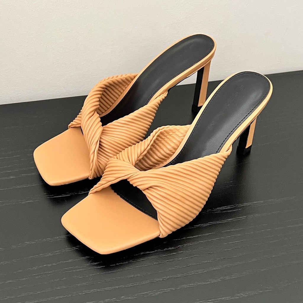 Giày Sandal Cao Gót Mũi Vuông Xếp Ly Phong Cách Pháp Hàng Mới Bán Chạy Dành Cho Bạn Nữ