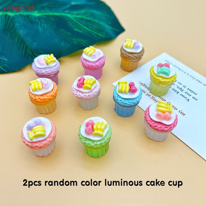 Bộ 2 Đồ trang trí Đồ Chơi Mô Phỏng Cốc Bánh Kem Trái Chuối Phát Sáng Độc Đáo