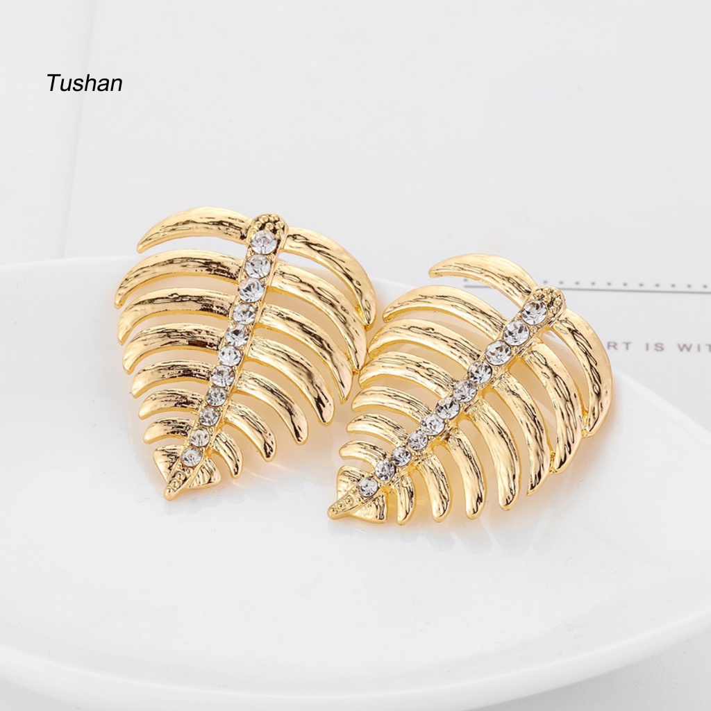 1 Đôi Bông Tai Hình Chiếc Lá Đính Đá Phong Cách Hip Hop