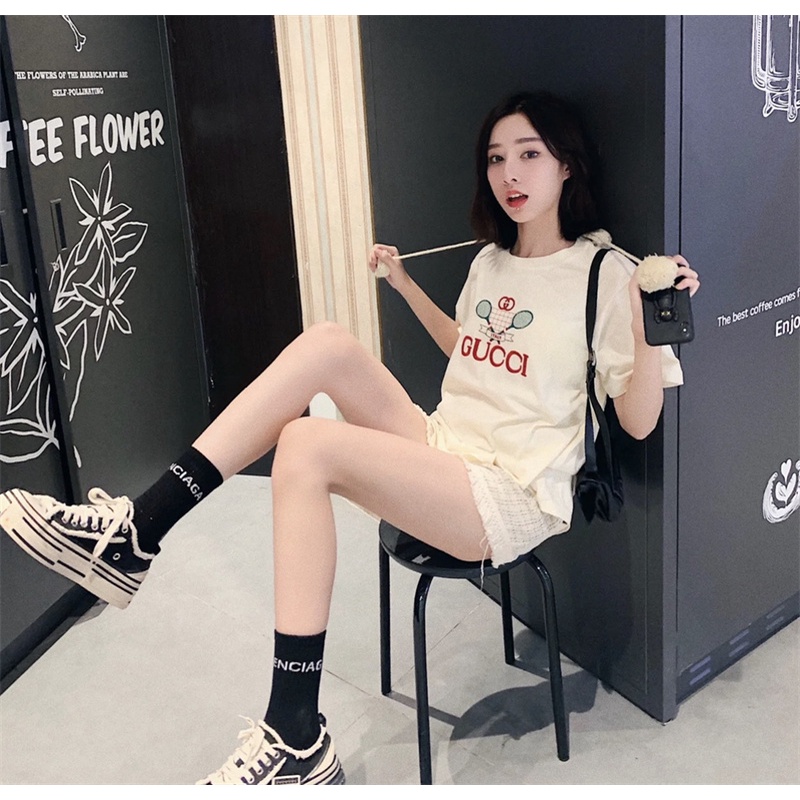 G &amp; CI Áo Thun Ngắn Tay Thêu Họa Tiết Cầu Lông Cổ Điển Thời Trang