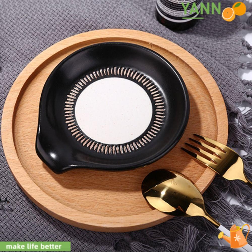 Giá Đỡ Muỗng Nấu Ăn Hình Tròn Bằng Sứ Nhẹ 1 Cái