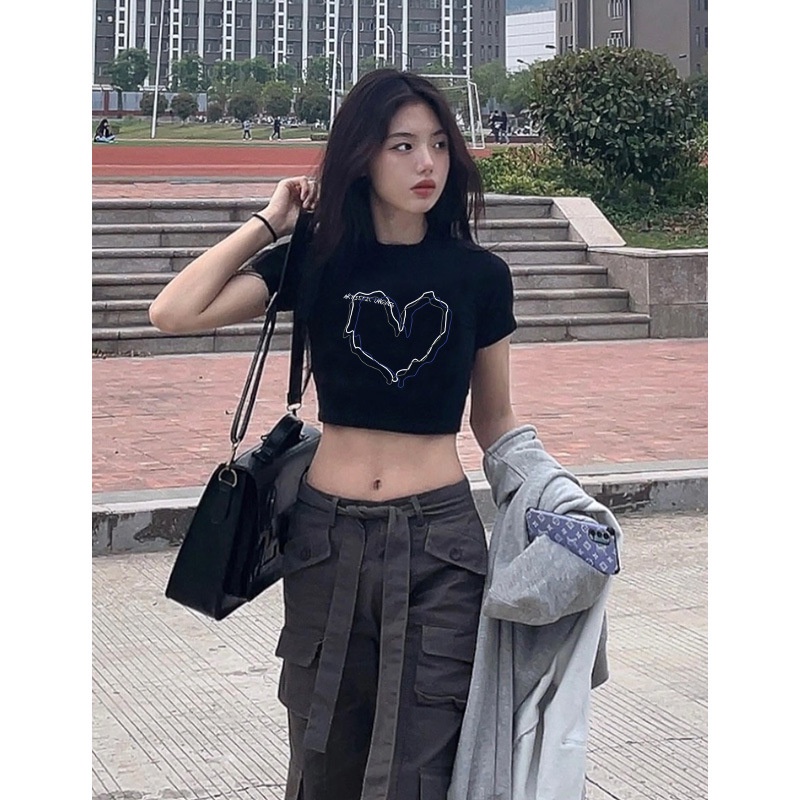 Áo Thun Ngắn Tay Ôm Dáng Hở Vai In Họa Tiết Trái Tim Màu Đen Thời Trang Mùa Hè Cho Nữ