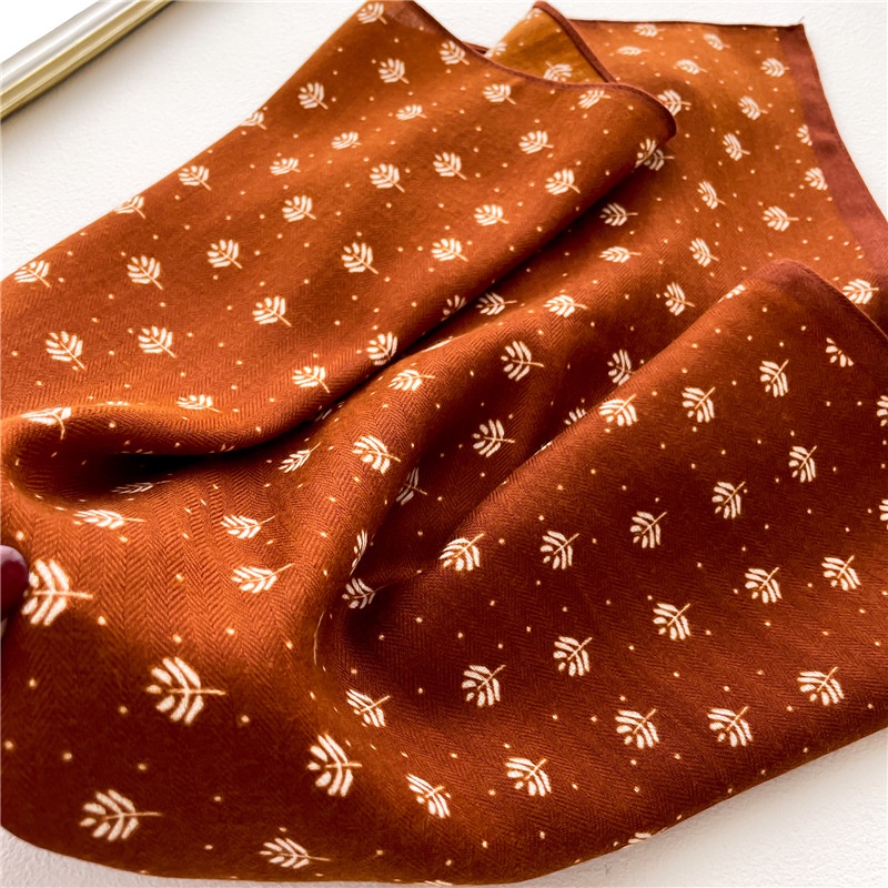 Khăn Choàng Cổ Nhung Hình Vuông 65X65Cm Màu Xanh Lá Đậm Thời Trang