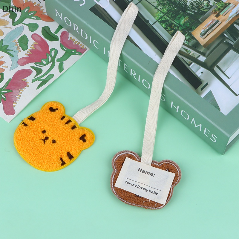 [Dhin] Móc Khóa Thêu Tên Với Mặt Dây Chuyền Hình Gấu Nhỏ Tinh Tế Thời Trang Kèm Thẻ Tên