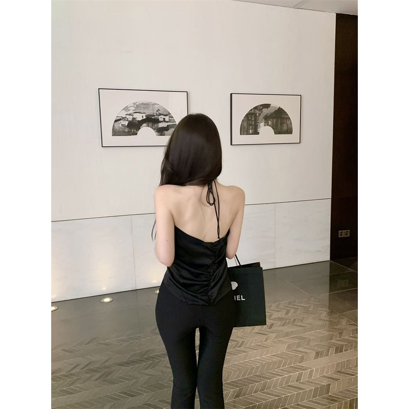 Áo tank top Sát Nách Màu Đen Hoạ Tiết Hoa Thiết Kế Ba Chiều Quyến Rũ