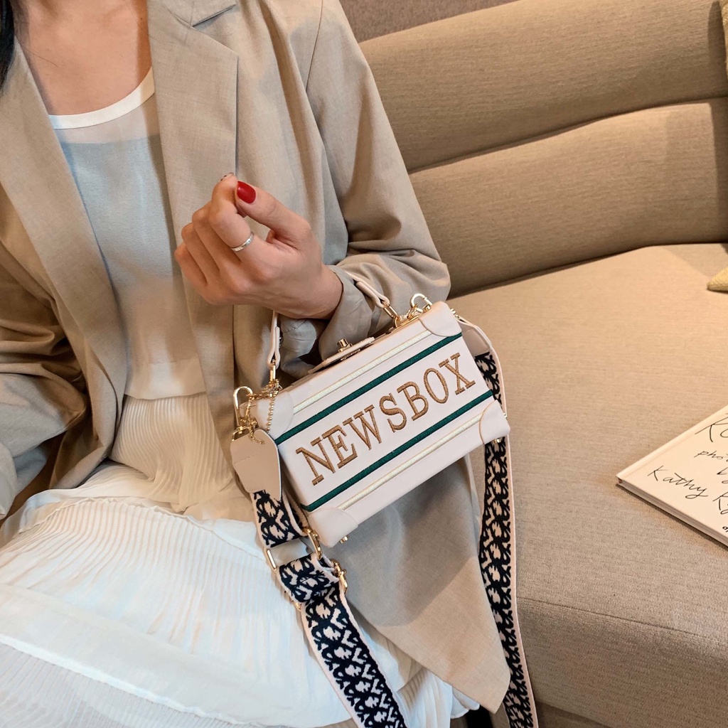 Túi Đeo Chéo Vai Thêu Chữ Thời Trang Mới Nhất 2023 Dành Cho Nữ