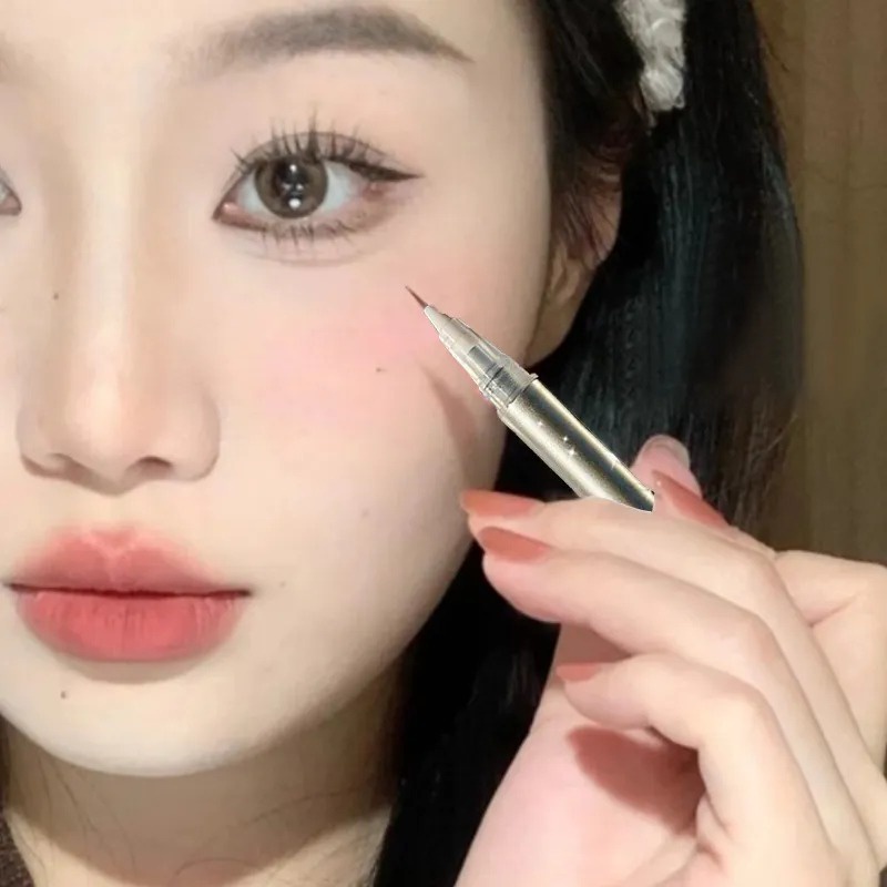 Bút Kẻ Mắt / Bút Kẻ Lông Mi Dưới Siêu Mịn Chống Nước Lâu Trôi Mau Khô