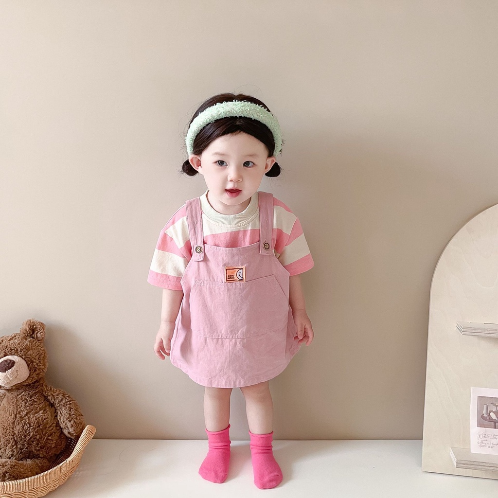 Set Áo Thun Ngắn Tay Kẻ Sọc + Đầm Yếm Dễ Thương Cho Bé Gái