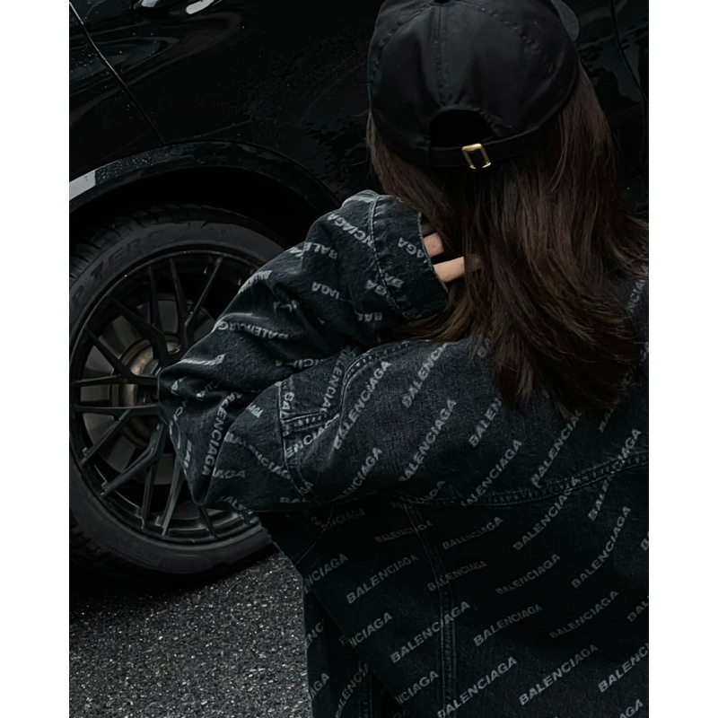 ❤️❤️Sn sàng & sn sàng❤️❤️ Balencia *** denim jacket nam thêu jeans wear ladies long-sleeved couples top