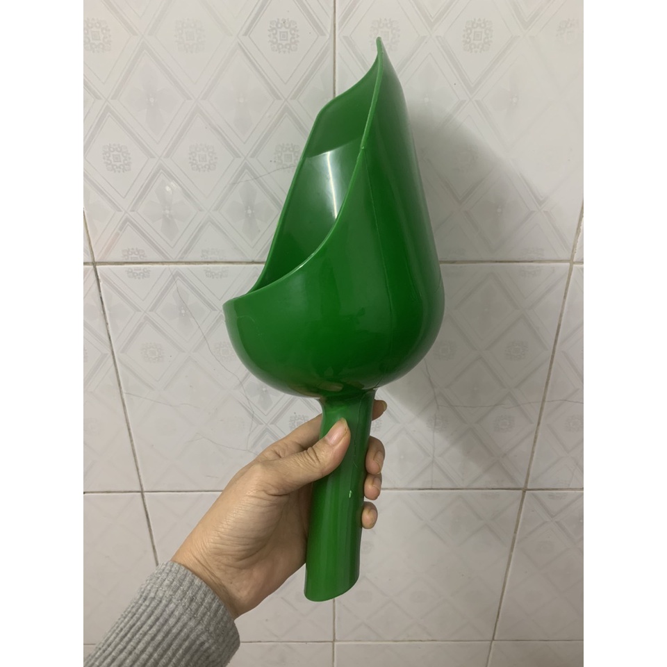Ca nhựa xúc cám 1.5kg - Gáo Xúc Cám Bằng Nhựa Nguyên Sinh Cao Cấp, An Toàn