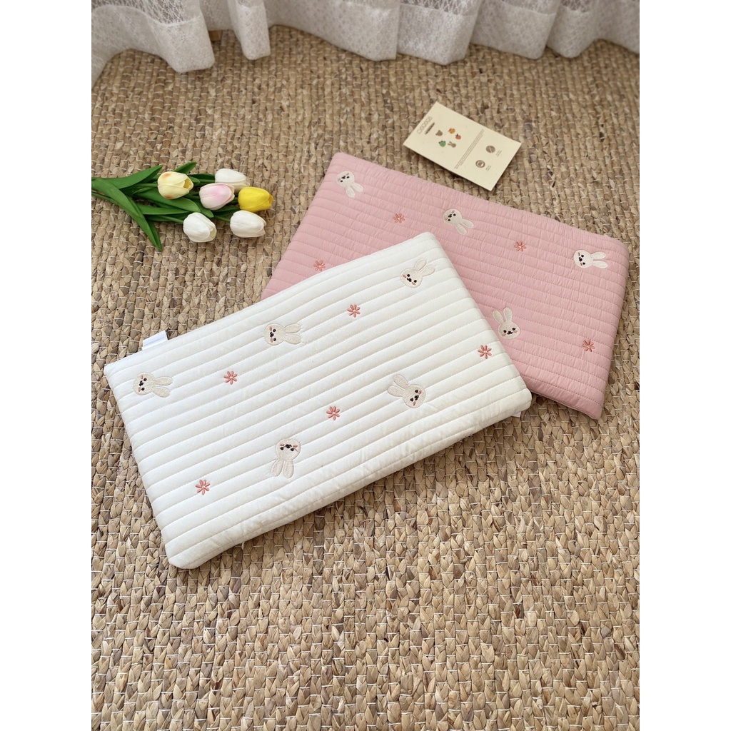 Gối cao su non Monona thêu hình 25x45cm cho bé