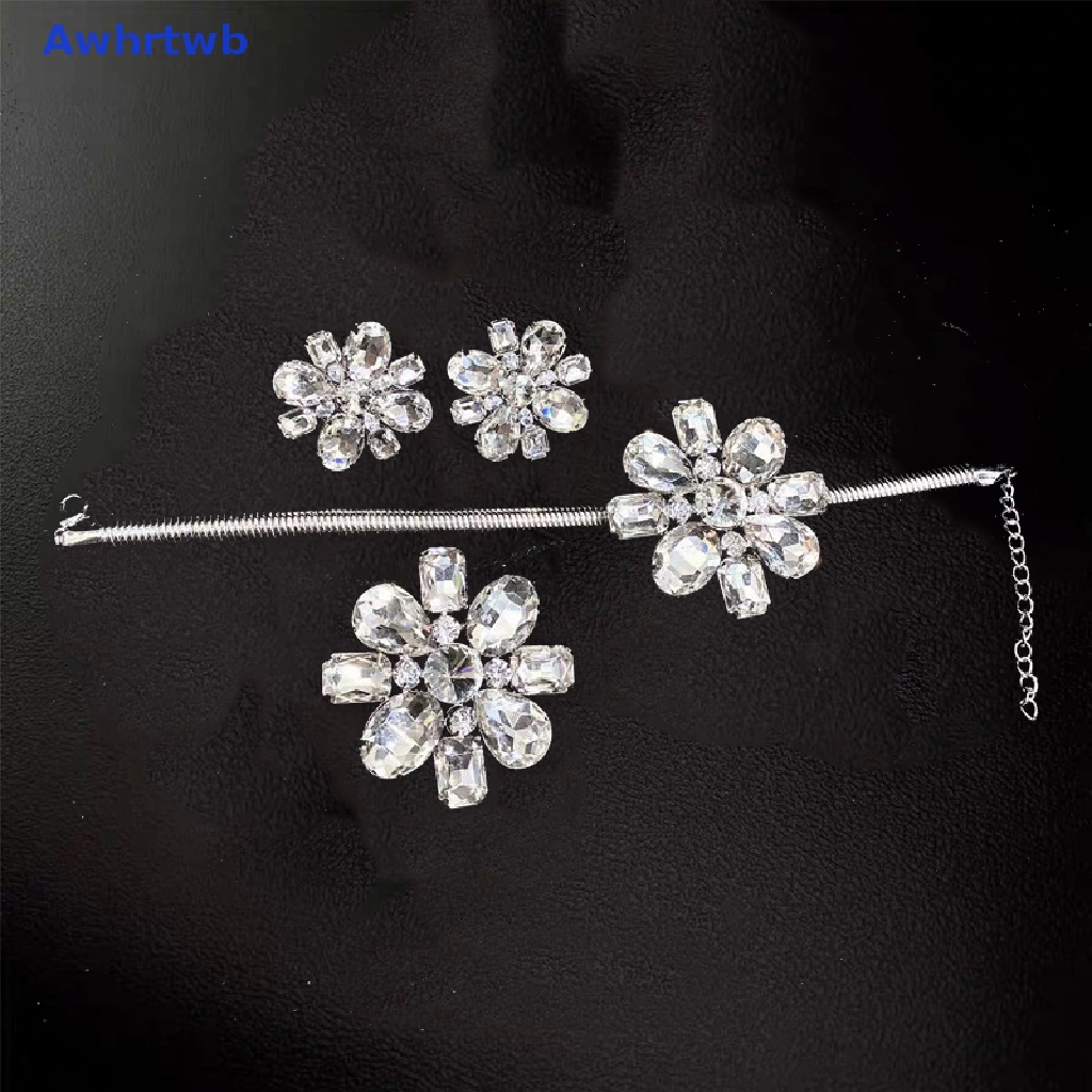 Vòng cổ Mặt Hoa Đính Đá Lấp Lánh Phong Cách Retro Cho Nữ Mới