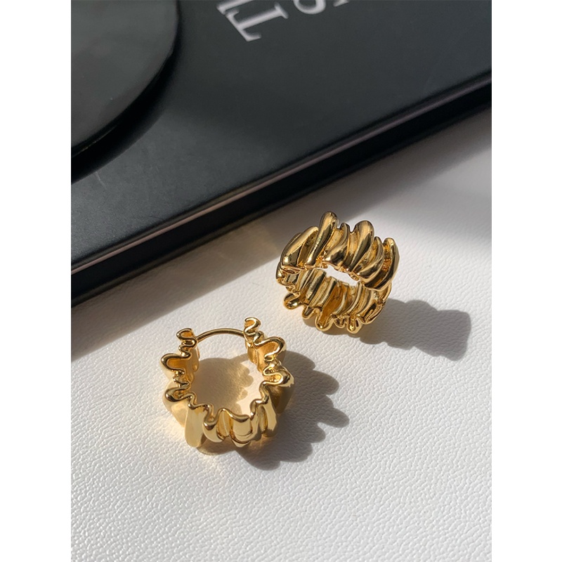 Khuyên Tai Kim Loại Xếp Ly Phong Cách Thời Trang Mới 2023