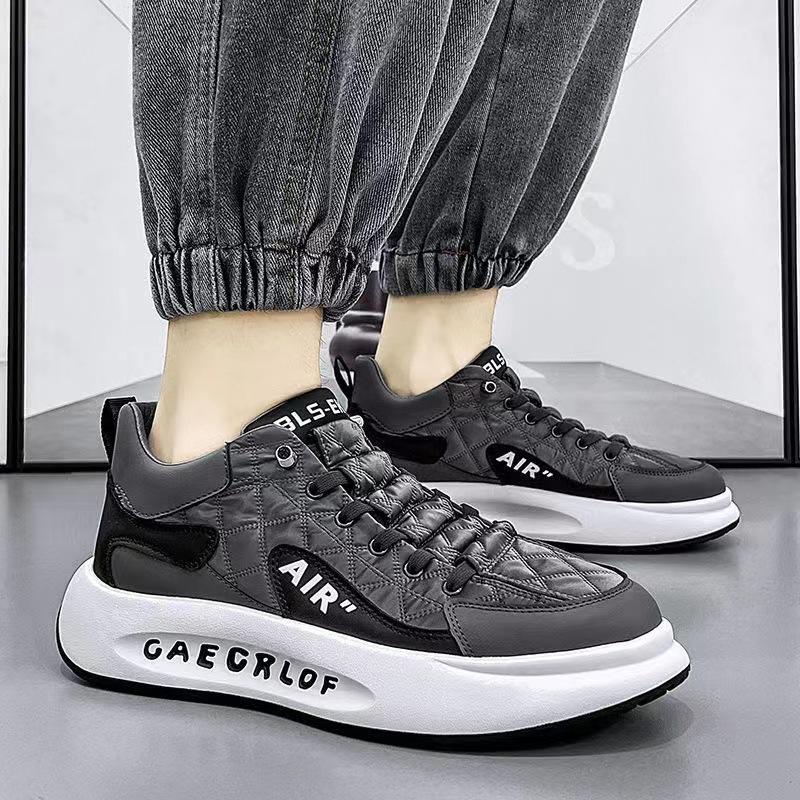 Giày Nam Sneaker Mẫu Hot Trend 2023 Kiểu Dáng Thời Trang Cá Tính Đế Bánh Mỳ Cực Chất