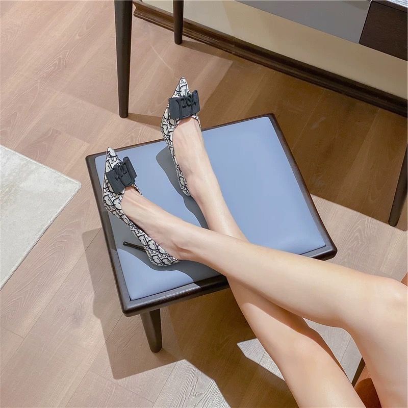 Giày Cao Gót Mũi Nhọn Màu Đen Thời Trang Mùa Thu 2023 Sang Trọng Cho Nữ