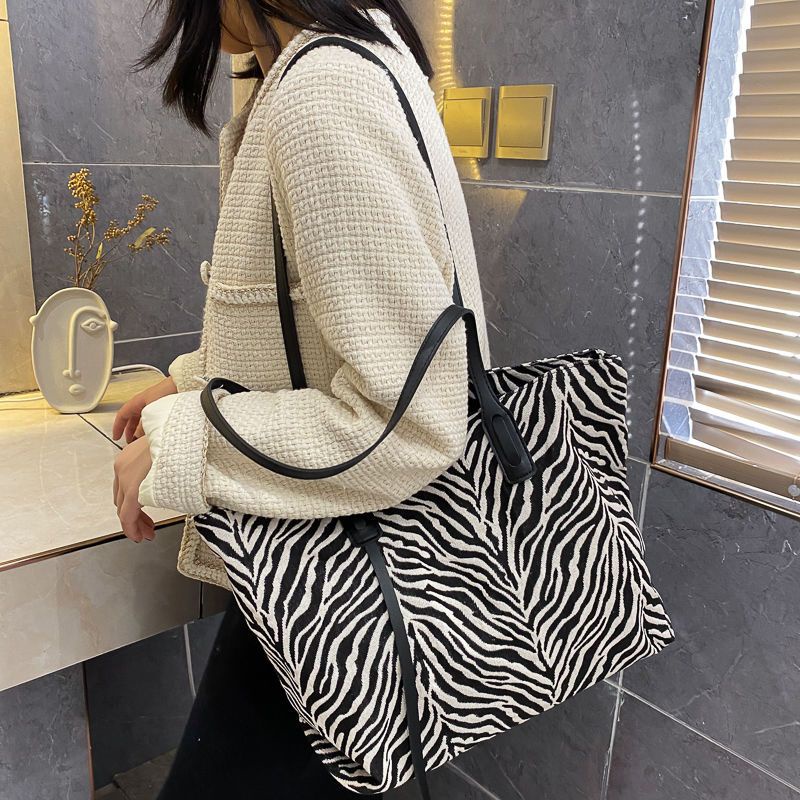 Túi Tote Đeo Vai Sức Chứa Lớn Họa Tiết Ngựa Vằn Hợp Thời Trang Cho Nữ