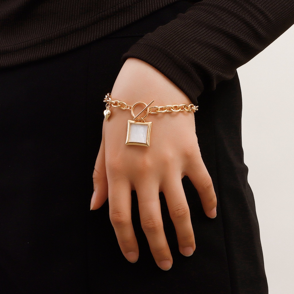 Vòng Tay Dây Xích Dày Mặt Vuông Màu Trắng Khóa Hình Trụ Đơn Giản Trang Trí Hình Trái Tim Dành Cho Bạn Gái Ins