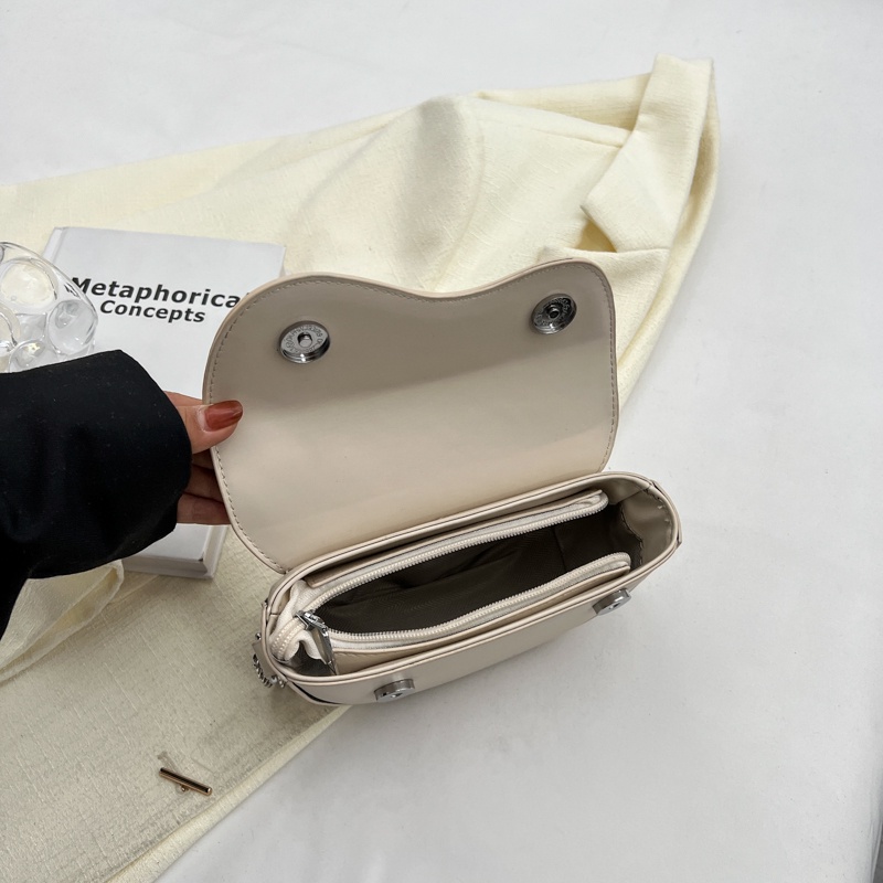 Túi Xách mini Phối Dây Xích Phong Cách Thời Trang Hàn Quốc Dành Cho Nữ