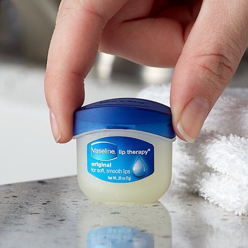 Sáp Dưỡng Môi Vaseline Hồng Xinh 7g Lip Therapy Rosy Lip