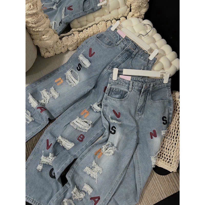 Quần Jean Suông Rách Thêu Chữ Nhiều Màu