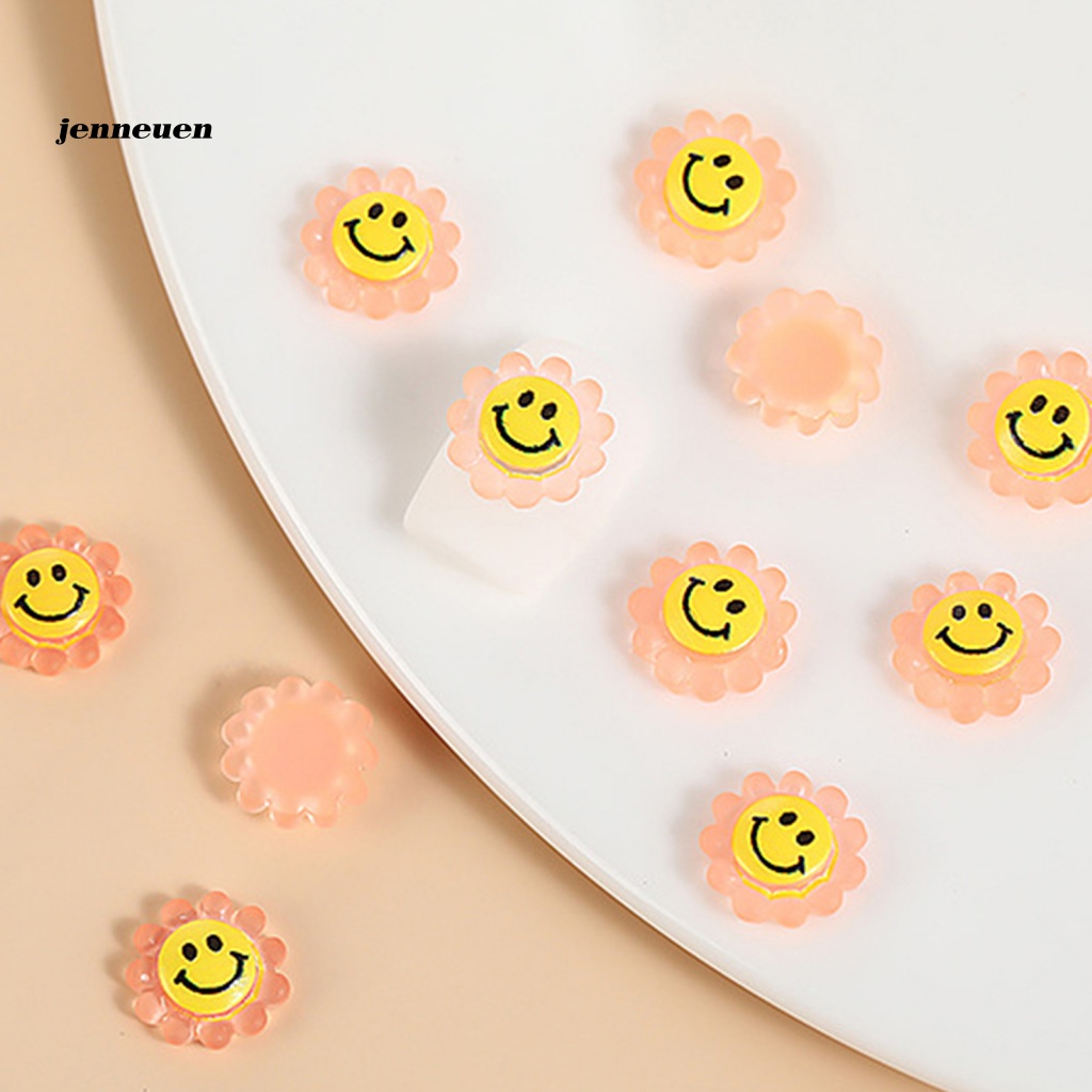 Bộ 30 Phụ Kiện Trang Trí Móng Tay Hình Hoa Mặt Cười Xinh Xắn