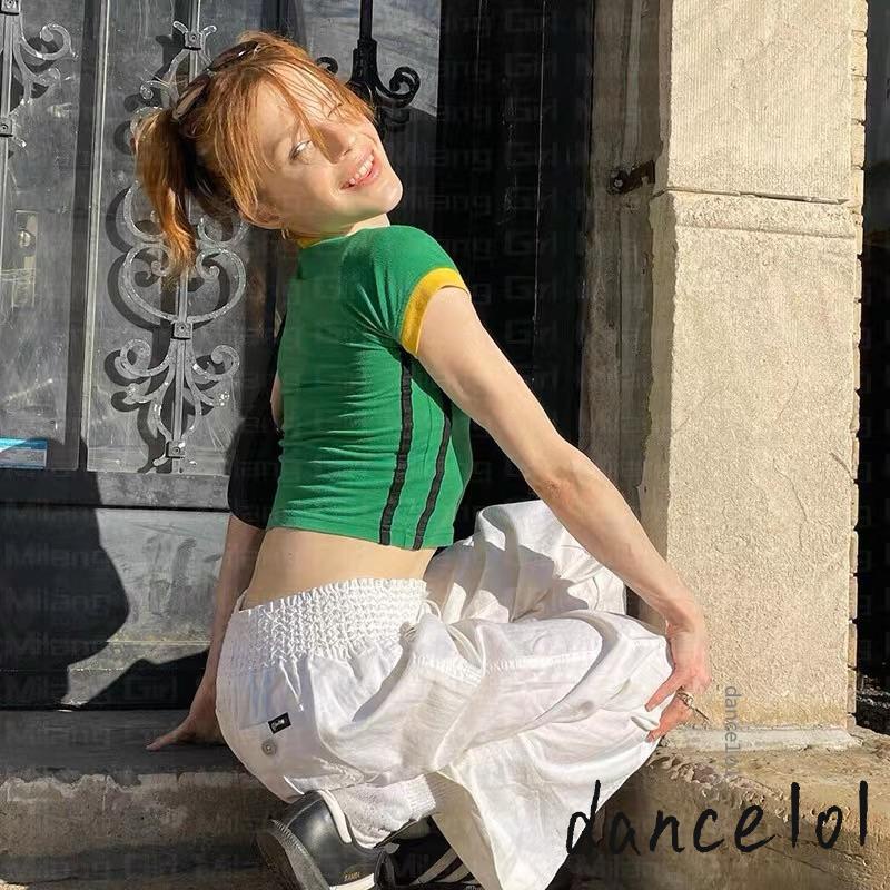 Áo Thun Nữ Tay Ngắn dance1o1 In Chữ