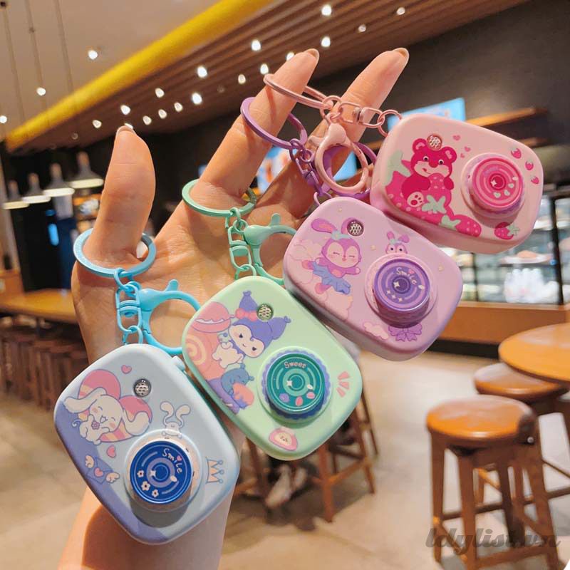 ღ Sanrio Móc Chìa Khóa Kuromi Cinnamoroll Hoạt Hình Sáng Tạo Máy Ảnh Phát Quang Tay Cầm Chơi Game Túi Di Động Mini Quà Tặng Mặt Dây Chuyền