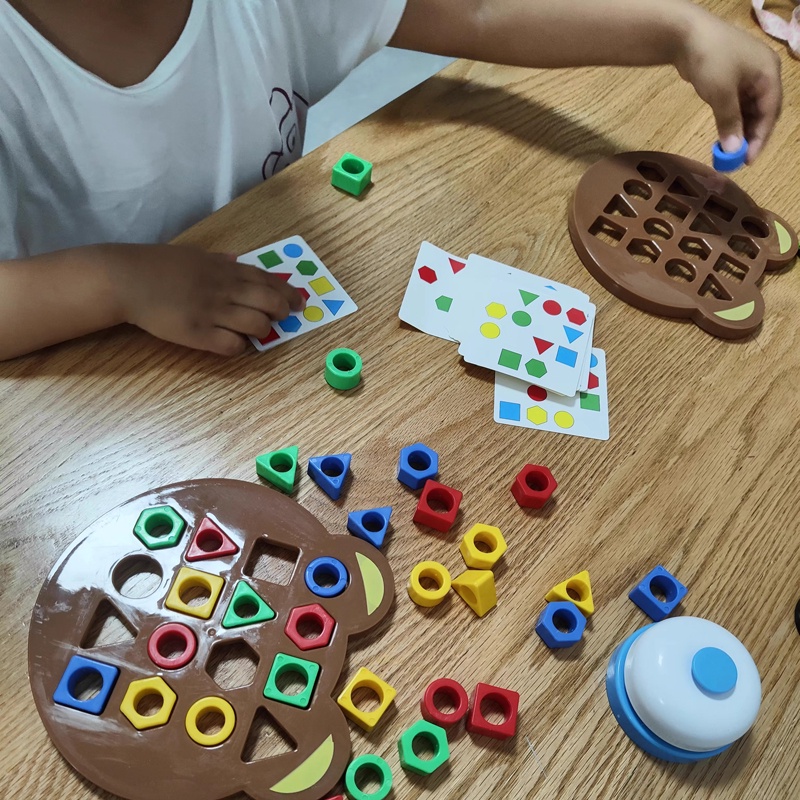 Đồ chơi trẻ em Hình Học Giúp Bé Tập Trung